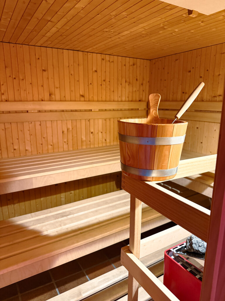 Dusche und Sauna im Keller